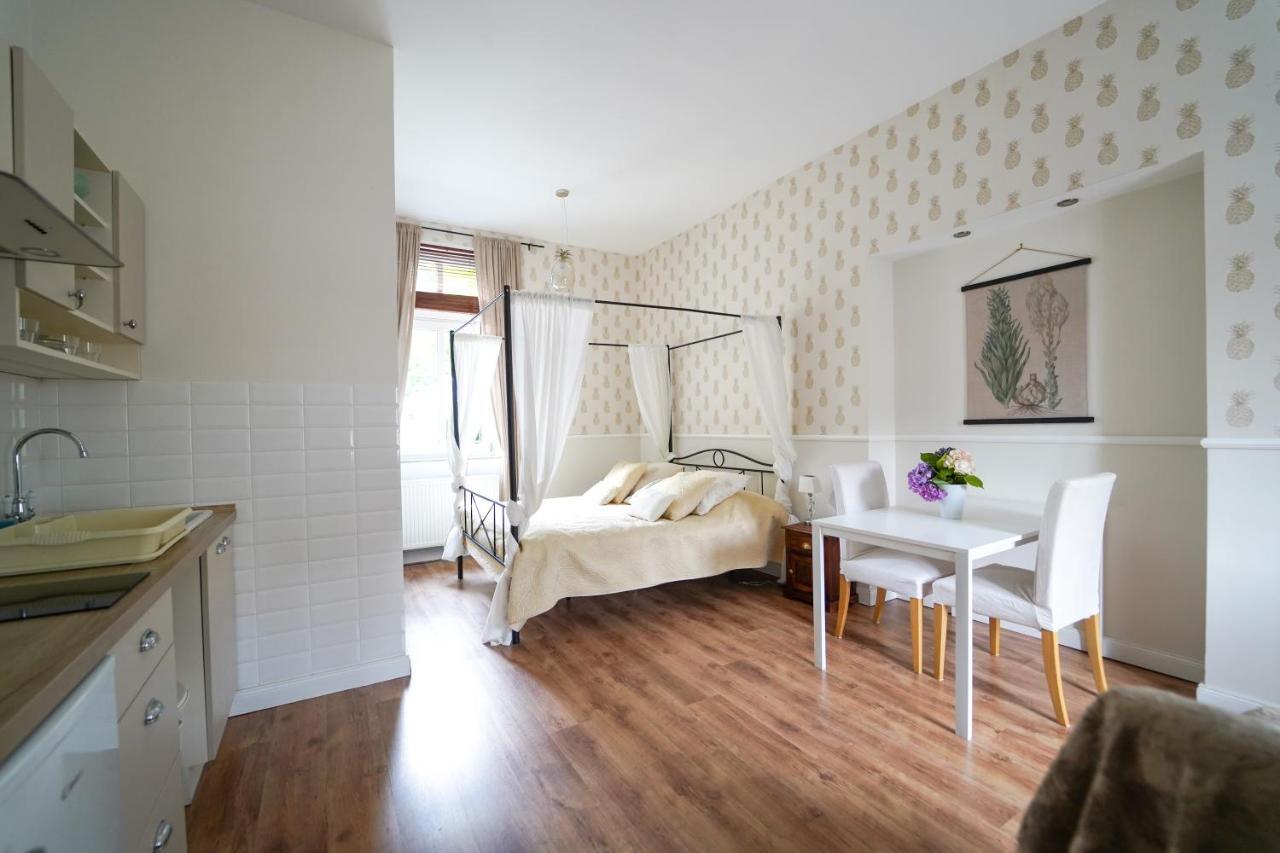 Spa Apartments Theresia Dubi  Екстер'єр фото