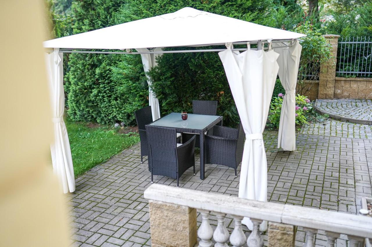 Spa Apartments Theresia Dubi  Екстер'єр фото