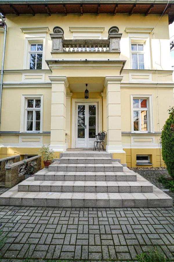 Spa Apartments Theresia Dubi  Екстер'єр фото